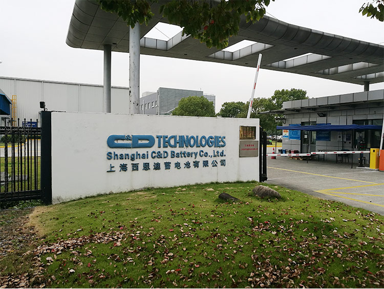 蓄電池廠控制金屬灰塵，可選用水幕型風淋室